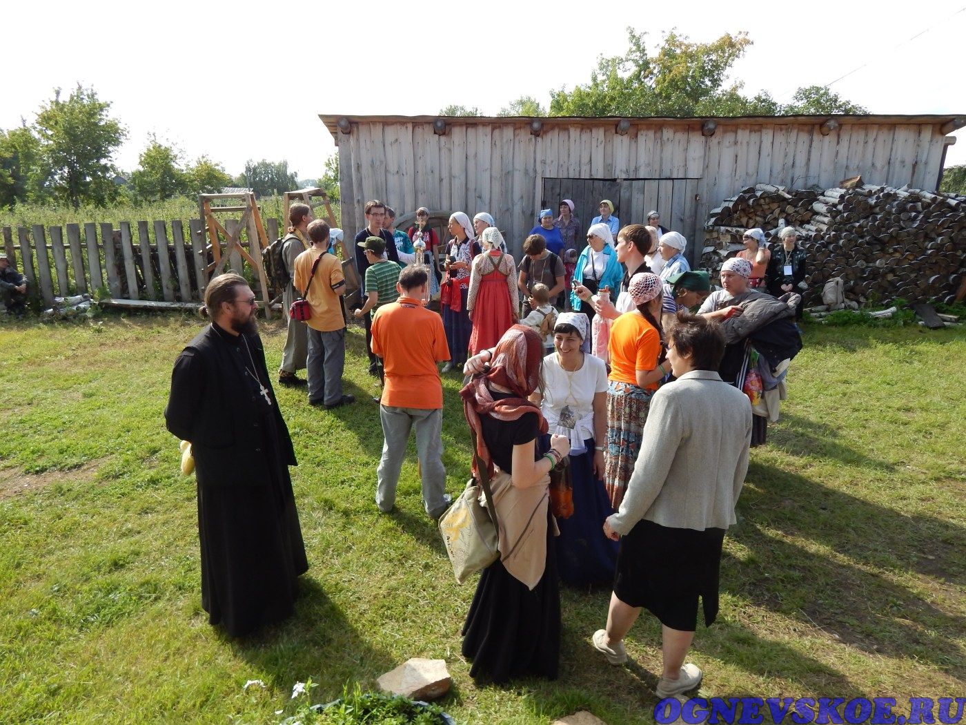 Участники пешего Крестного хода 4 августа 2014 года из села Огнёвское в село Багаряк (23.11.2014)
