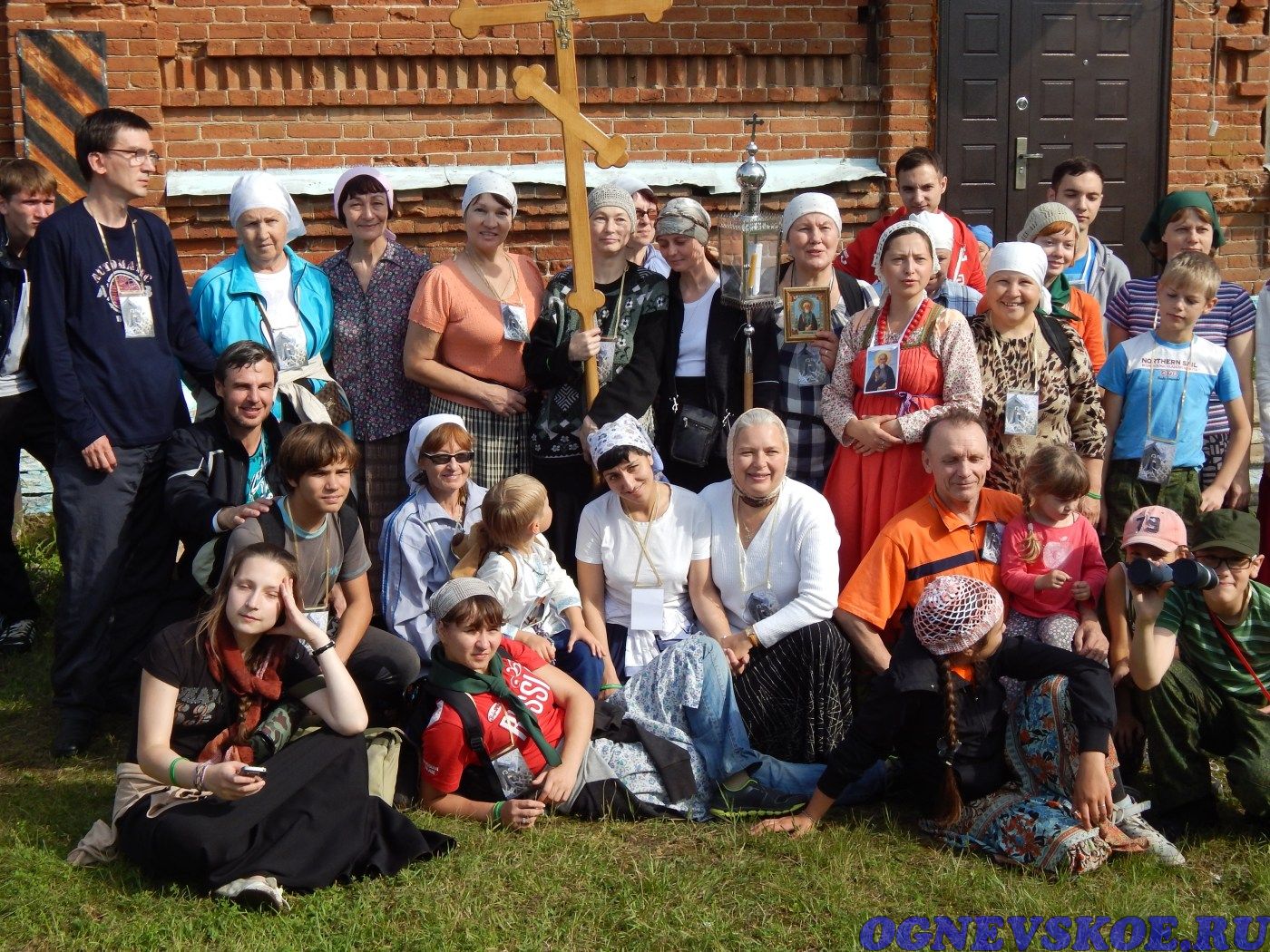 Участники Крестного хода 4 августа 2014 года из села Огнёвское в село Багаряк (23.11.2014)