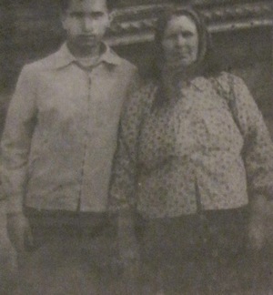 Анна Яковлевна с зятем Виктором